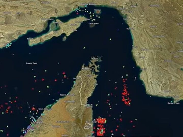 محمود نبویان: أي دولة تمنح قواعد عسكرية للعدو لا يحق لسفنها المرور عبر مضيق هرمز