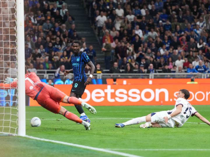 إنتر ميلان يعبر  كالياري ويلامس لقب الدوري الإيطالي