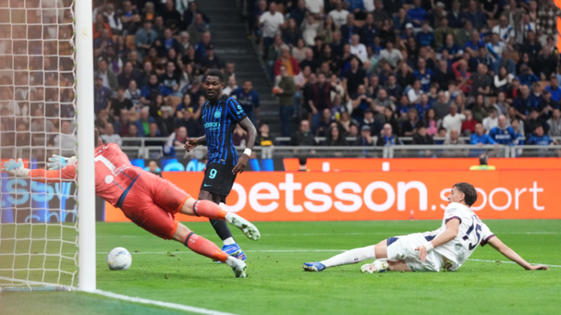 إنتر ميلان يعبر  كالياري ويلامس لقب الدوري الإيطالي