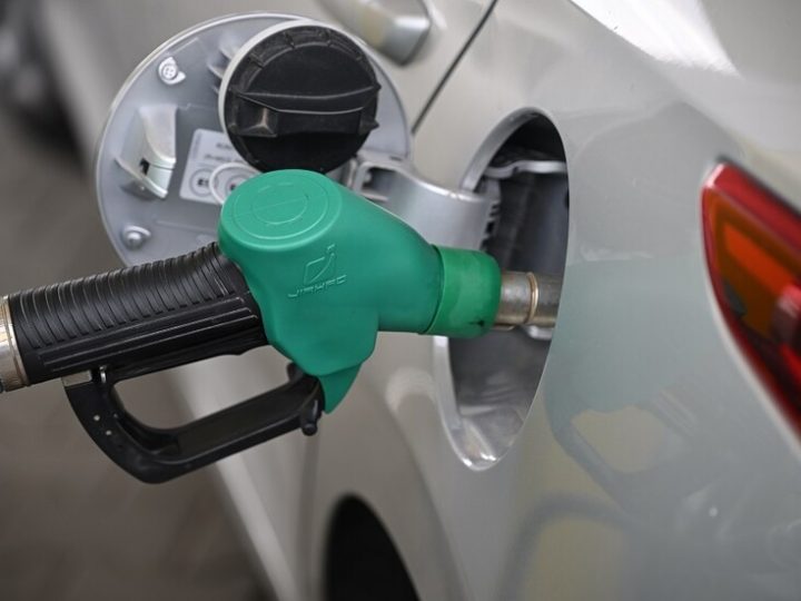 قافلة سيارات تتجه إلى برلين احتجاجا على ارتفاع أسعار الوقود وسط تداعيات مرتبطة بأزمة إيران