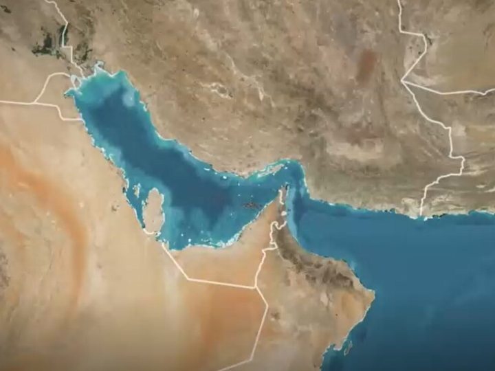 “وول ستريت جورنال”: إيران أبلغت الوسطاء بمحدودية عبور السفن في مضيق هرمز