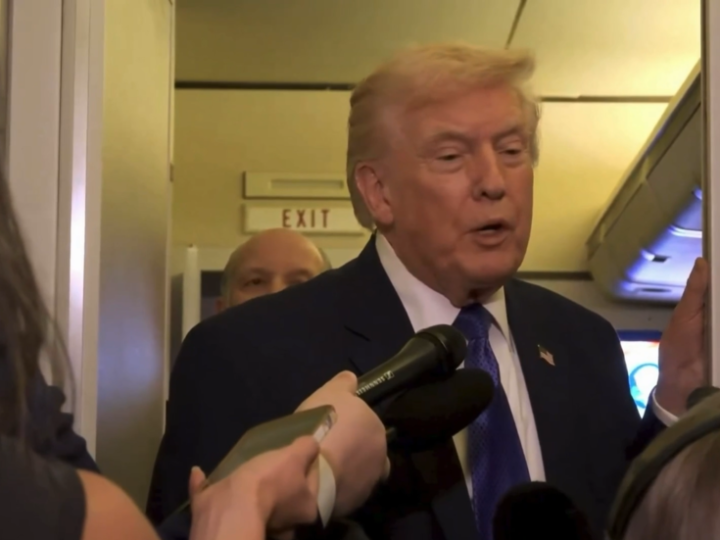 مهددا باستئناف الهجمات.. ترامب: سنستحوذ على اليورانيوم الإيراني