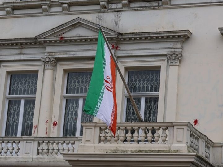 “سي بي إس نيوز”: برنامج إيران الصاروخي ودعم طهران لحلفائها الإقليميين لا يناقشان حاليا