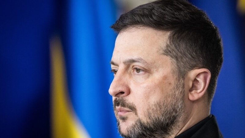 لافروف يستعرض تحولات زيلينسكي من المطالبة بحقوق الروس في دونباس إلى وصفهم بـ”الكائنات”