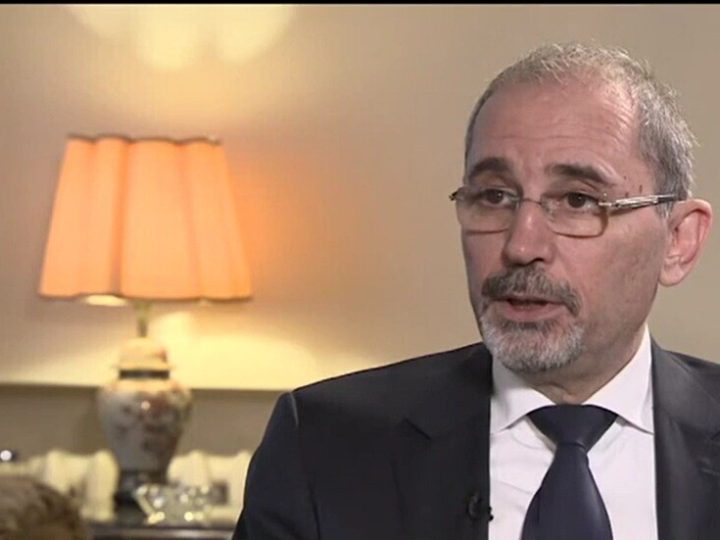 الصفدي: إسرائيل هي مصدر التوتر في المنطقة ولا نريد أن نكون ضحية ورهينة بيد نتنياهو وحكومته