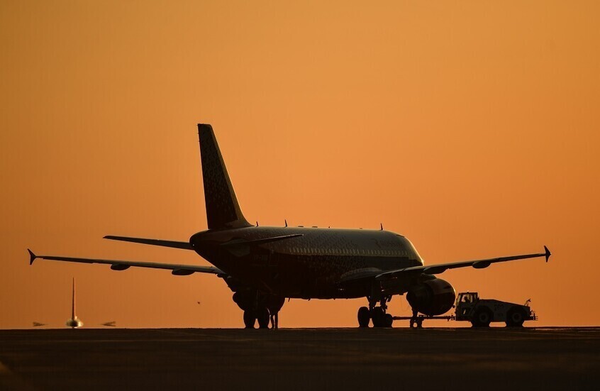 “أكسيوس”: قطاع الطيران يواجه تغييرات جذرية مع تضرر أسعار “الكيروسين” بشدة