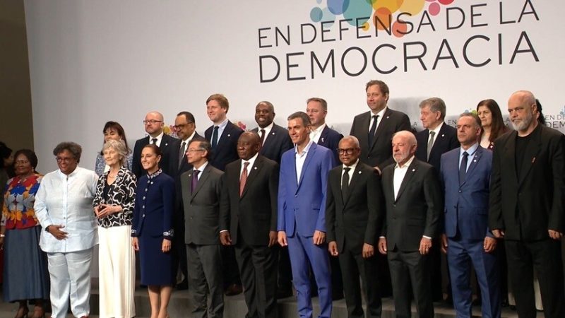 بينما يشن ترامب هجوما لاذعا على إسبانيا.. قادة تقدميون يجتمعون في برشلونة للدفاع عن النظام الدولي