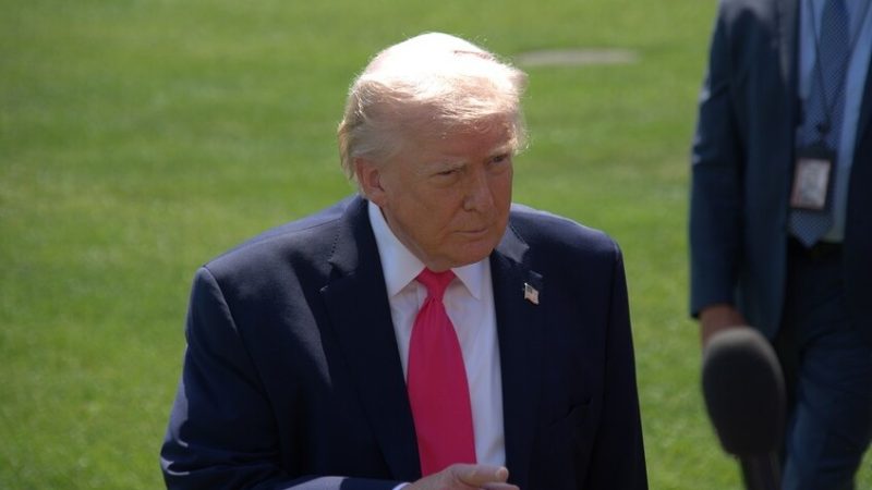 ترامب ينشر أغنية فرانك سيناترا “فعلتها على طريقتي” في ظل ترقب لتصريحاته حول إيران