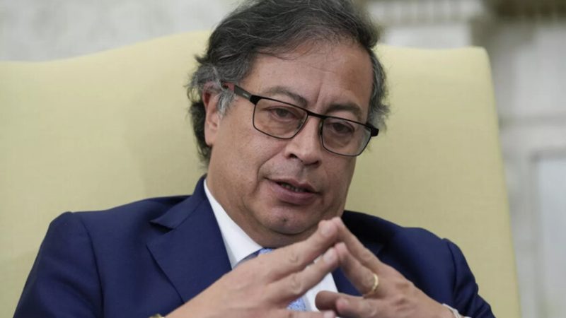 بيترو يتهم اليمين في الولايات المتحدة والإكوادور بالتدخل في الانتخابات الكولومبية