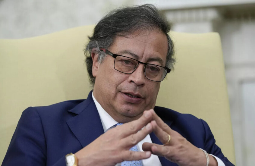 بيترو يتهم اليمين في الولايات المتحدة والإكوادور بالتدخل في الانتخابات الكولومبية