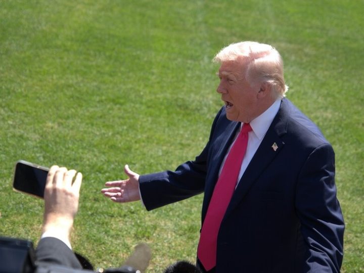 إعلام: ترامب عارض احتلال خرج وصرخ بوجه مساعديه وطالبه مستشاروه بتقليل المقابلات الصحفية