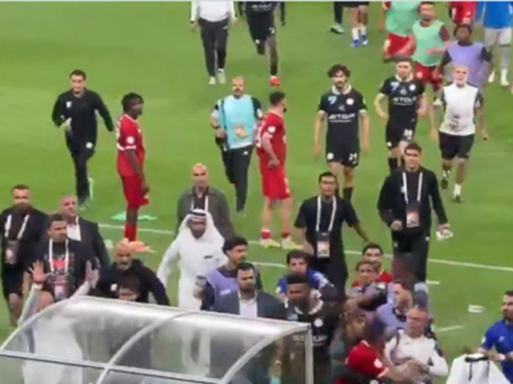 إشارات البليهي تشعل مشاجرة بين لاعبي الشباب السعودي وزاخو العراقي