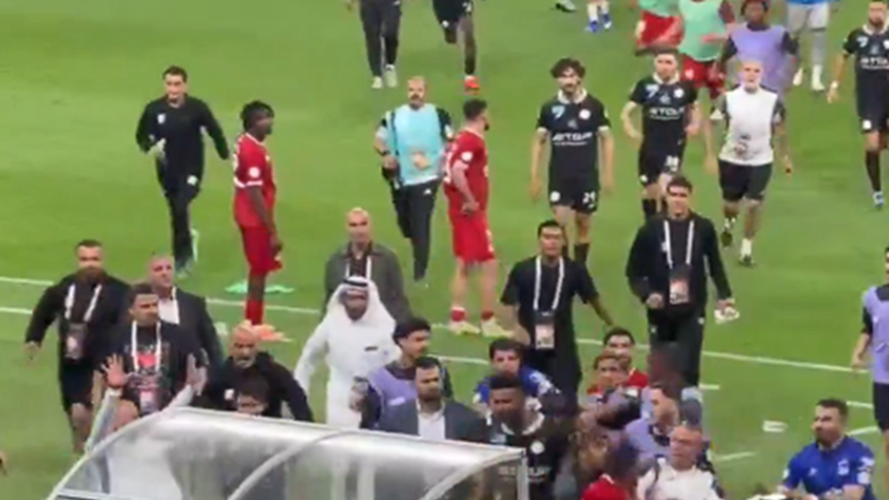 إشارات البليهي تشعل مشاجرة بين لاعبي الشباب السعودي وزاخو العراقي