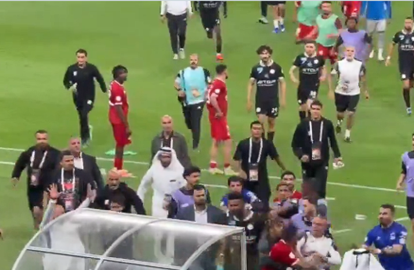 إشارات البليهي تشعل مشاجرة بين لاعبي الشباب السعودي وزاخو العراقي