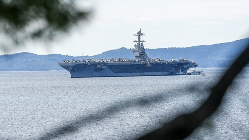 حاملة الطائرات الأمريكية “يو إس إس فورد” تعود إلى الشرق الأوسط