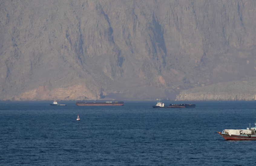 وكالة: مرور أكثر من 20 سفينة عبر مضيق هرمز يوم السبت