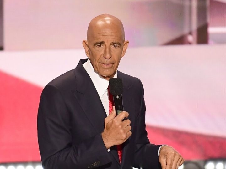 القيادة المركزية الأمريكية تنشر مشاهد لإقلاع المروحيات لتنفيذ عملية إنزال على سفينة “توسكا”