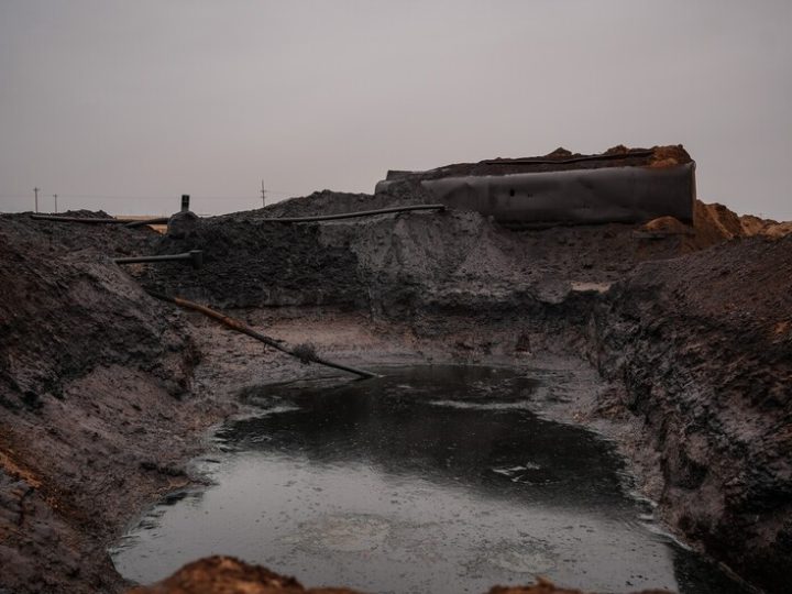 الحكومة السورية تتجه لإغلاق حراقات النفط البدائية في ريف حلب