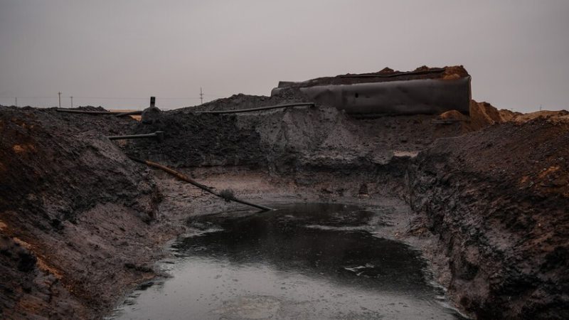 الحكومة السورية تتجه لإغلاق حراقات النفط البدائية في ريف حلب