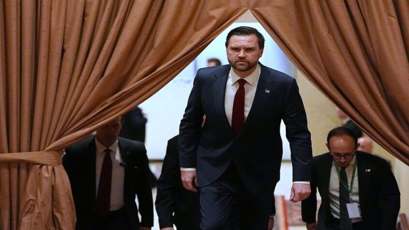 مصادر لـCNN: فانس سيتوجه إلى باكستان للمشاركة في المحادثات مع إيران لكن الموقف لا يزال متقلبا