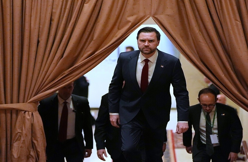 مصادر لـCNN: فانس سيتوجه إلى باكستان للمشاركة في المحادثات مع إيران لكن الموقف لا يزال متقلبا