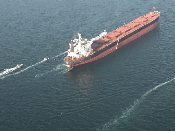 المنظمة البحرية الدولية  تعمل على خطة لإجلاء مئات السفن من الخليج