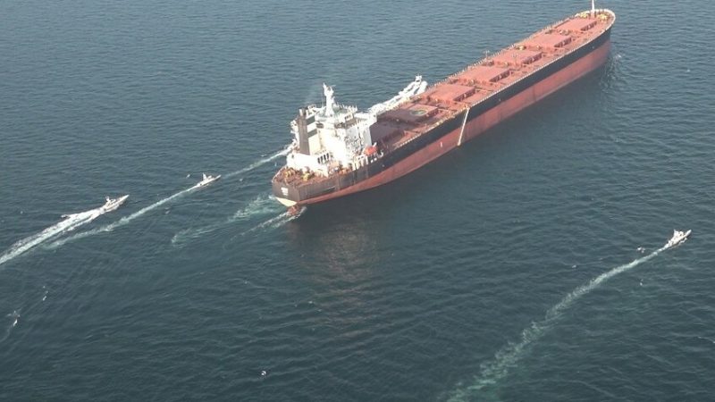 المنظمة البحرية الدولية  تعمل على خطة لإجلاء مئات السفن من الخليج