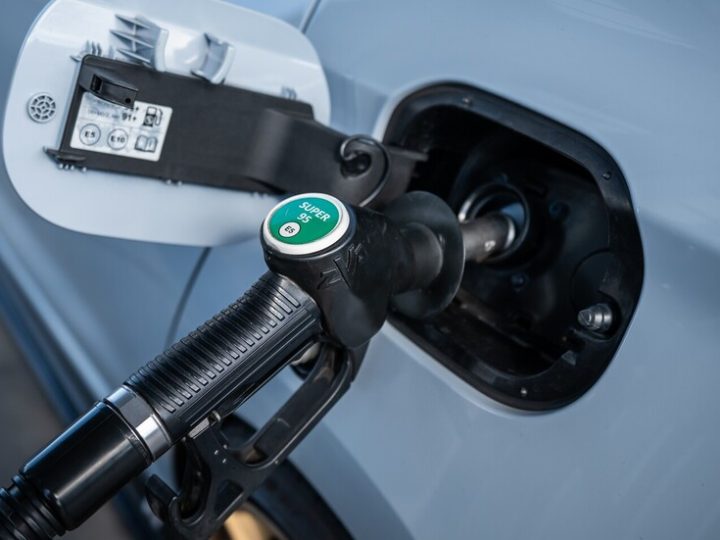 الصين تخفض أسعار الوقود لأول مرة منذ بدء الحرب على إيران