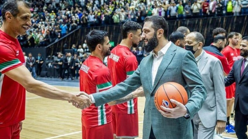 بعد فوزه على سوريا.. رئيس وزراء لبنان يهنئ منتخب بلاده ويعلق على كلمة الشرع