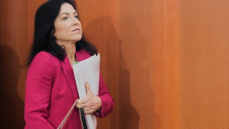 “لدينا كنز هائل تحسدنا عليه واشنطن”.. وزيرة الاقتصاد الألمانية تحدد ركيزة مستقبل الصناعة في بلادها