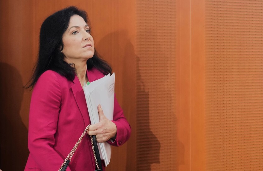 “لدينا كنز هائل تحسدنا عليه واشنطن”.. وزيرة الاقتصاد الألمانية تحدد ركيزة مستقبل الصناعة في بلادها