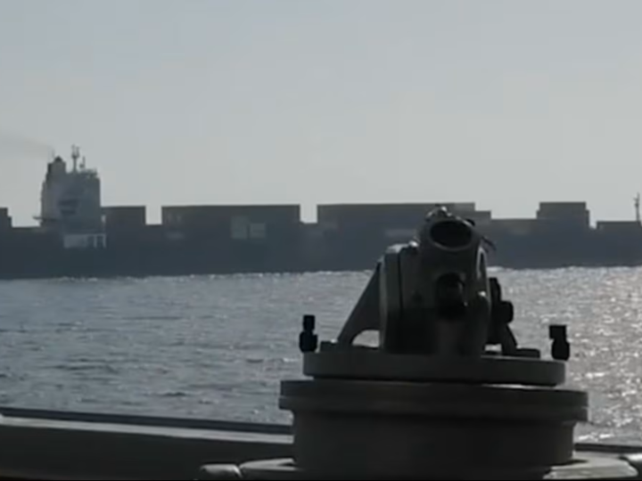 هل لها علاقة بإيران؟.. ترامب: السفينة التي اعترضها الجيش الأمريكي كانت تحمل “هدية من الصين”