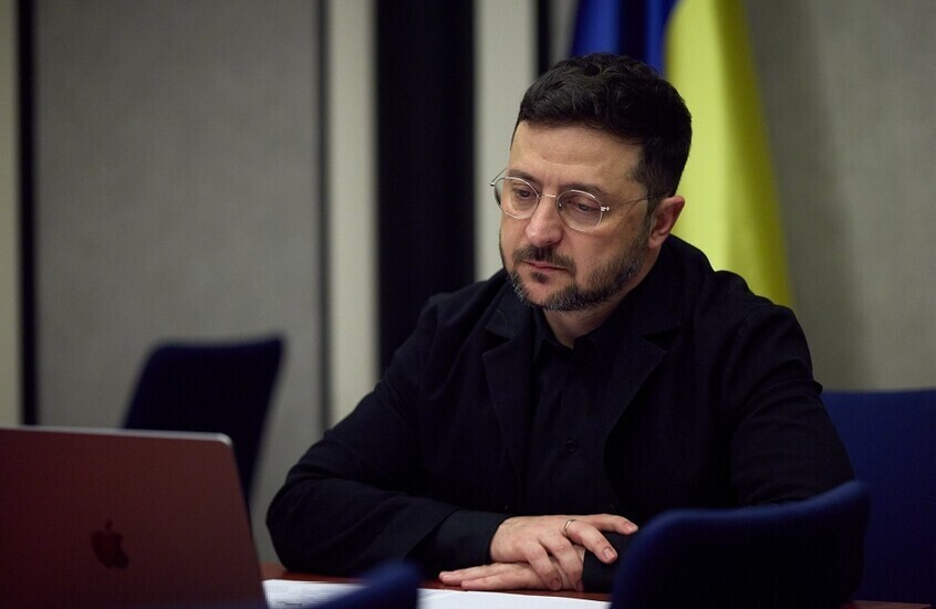 زيلينسكي يطالب الاتحاد الأوروبي بوقاحة بأمر غير قابل للتحقيق