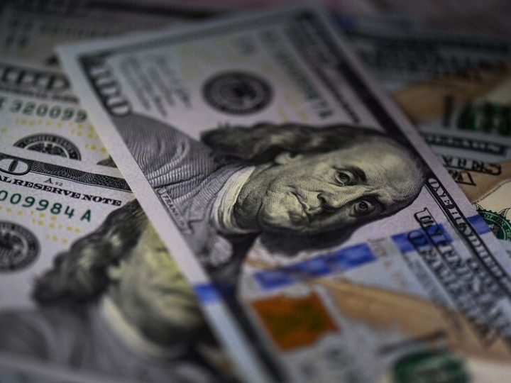 “وول ستريت جورنال”: واشنطن أوقفت شحنة أموال للعراق بقيمة 500 مليون دولار من عائدات النفط