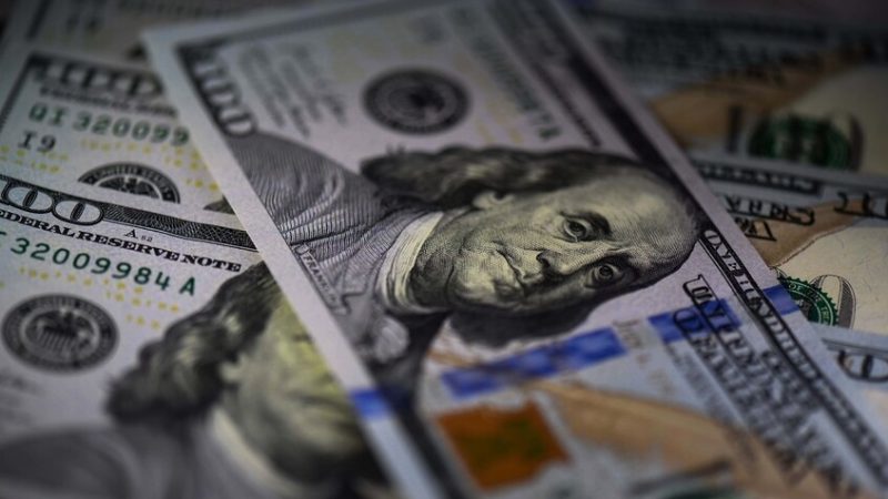 “وول ستريت جورنال”: واشنطن أوقفت شحنة أموال للعراق بقيمة 500 مليون دولار من عائدات النفط