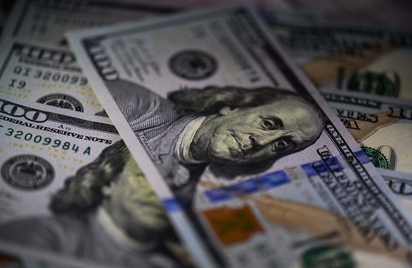 “وول ستريت جورنال”: واشنطن أوقفت شحنة أموال للعراق بقيمة 500 مليون دولار من عائدات النفط