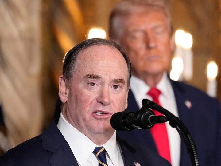 تزامنا مع حصار إيران.. استقالة وزير البحرية الأمريكي بسبب توتر متصاعد في البنتاغون وخلاف مع هيغسيث