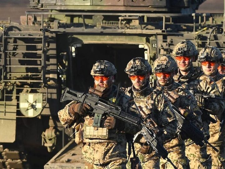 وزير الدفاع الألماني: قد لا نتوقف عند تجنيد 460 ألف عسكري