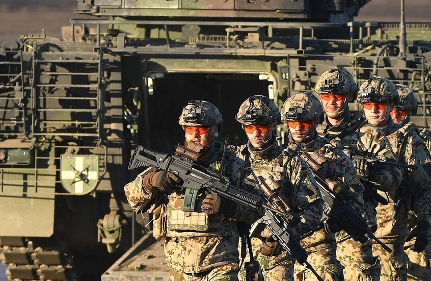 وزير الدفاع الألماني: قد لا نتوقف عند تجنيد 460 ألف عسكري