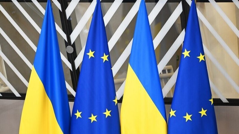 باريس: الاتحاد الأوروبي بصدد صرف الشريحة الأولى من قرض الـ90 مليار يورو لأوكرانيا