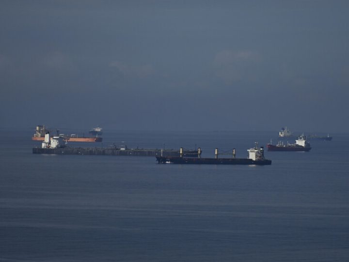 “رويترز”: النفط الإيراني يكسر الحصار الأمريكي ويمر عبر مضيق هرمز