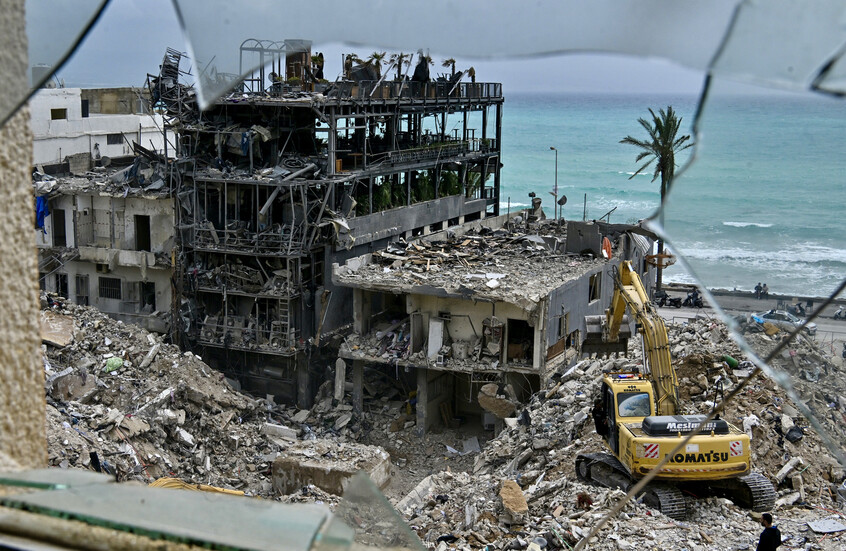 الجيش الإسرائيلي يقتل 9 لبنانيين وينفذ عمليات نسف في جنوب لبنان