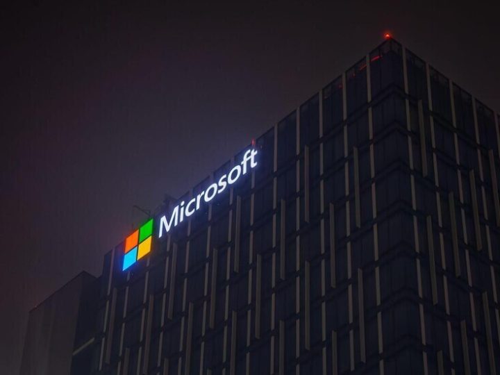 “مايكروسوفت” تعرض التقاعد المبكر على 7% من موظفيها