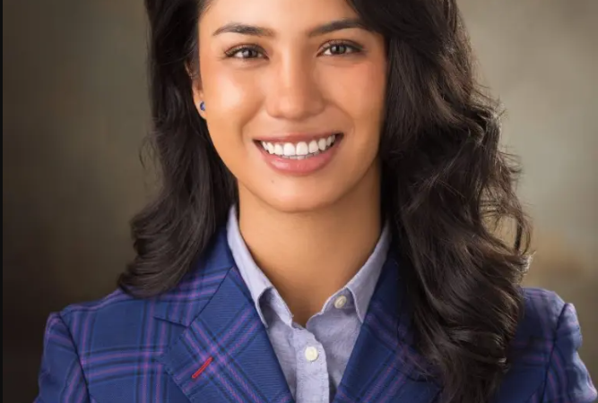 “لن أبتعد حتى تقبّليني!”.. اتهامات جنسية صادمة من 4 نساء تلاحق مرشحة للكونغرس الأمريكي