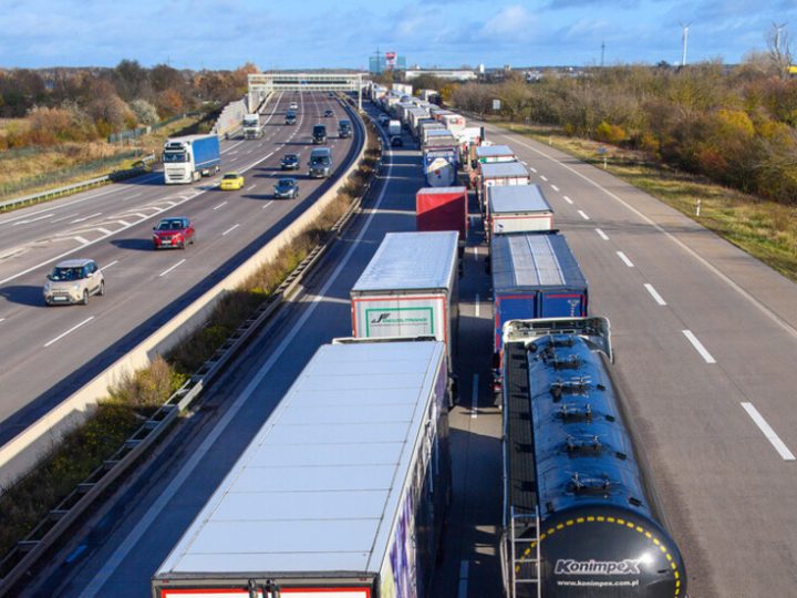 إيران.. مسارات بديلة لضمان الإمدادات أهمها عبر روسيا