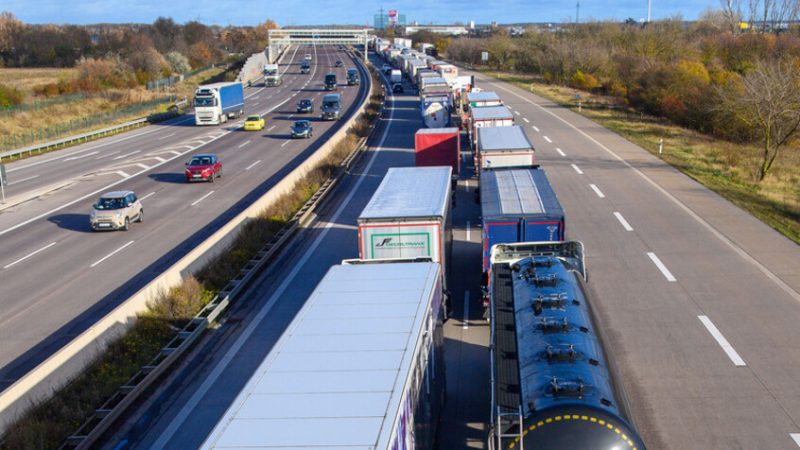 إيران.. مسارات بديلة لضمان الإمدادات أهمها عبر روسيا