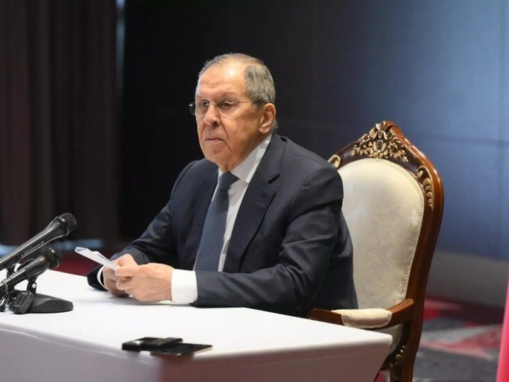 لافروف: تصريحات الاتحاد الأوروبي حول الخطوط الحمراء سخافة وعنصرية