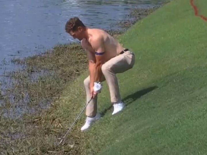 زاد الطين بلة.. لاعب غولف يخلع قميصه في موقف محرج (فيديو)