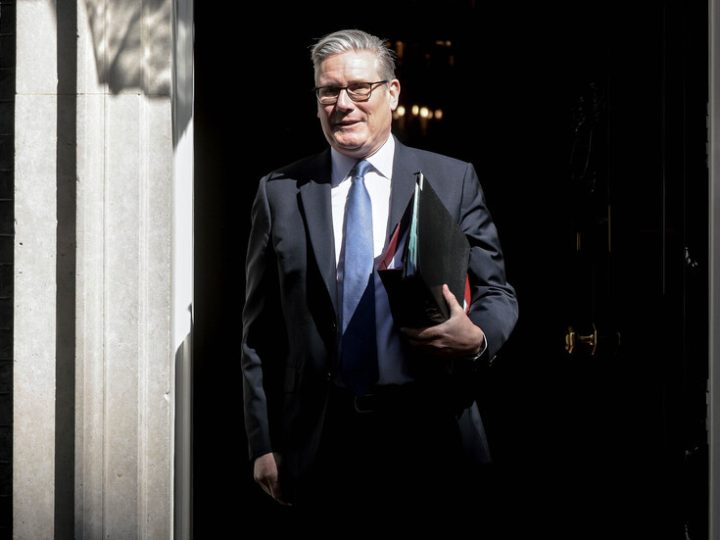 ستارمر على قناعة بفوز حزب العمال بقيادته في الانتخابات المقبلة