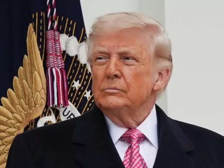 ترامب يهدد: خطوط أنابيب النفط الإيرانية قد تنفجر “بعد ثلاثة أيام” بسبب الحصار البحري